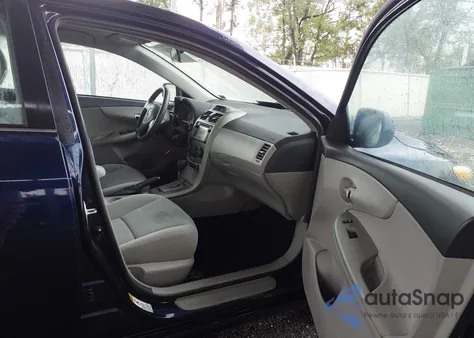 2013 Toyota Corolla Le z USA, uszkodzony, nr VIN 2T1BU4EE8DC071998